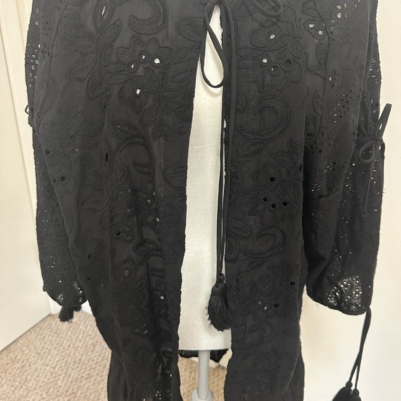 ANTHROPOLOGIE MAEVE Size one size Kimono Eyelet Black Tie Tassels Neck Arm - Picture 5 of 11